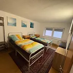 B 13o Monteur Bis 9 Personen Gusenburg