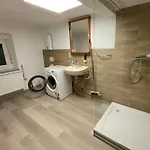 B 13o Monteur Bis 9 Personen Appartement